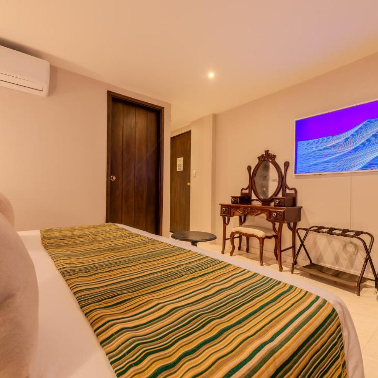 Hotel Dorado Plaza Boutique Calle del Arsenal - Deluxe Double Room with Balcony - 8