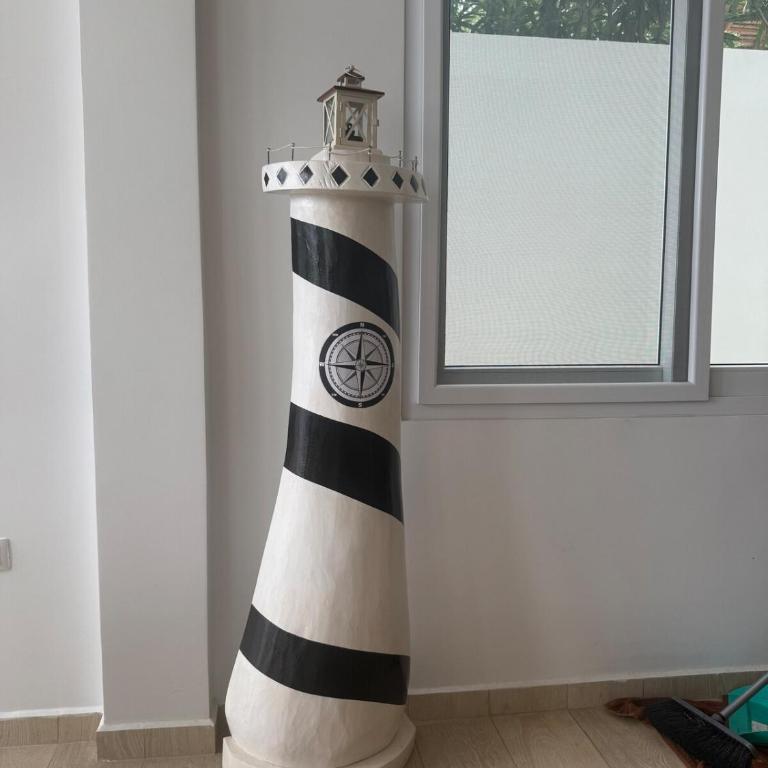 Lighthouse House on the Beach, Jacuzzi and 24-7 Security - Three-Bedroom House - 4