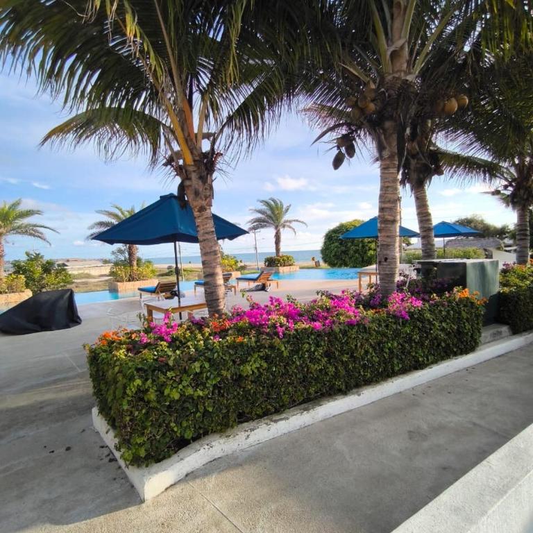 Lighthouse House on the Beach, Jacuzzi and 24-7 Security - Three-Bedroom House - 18