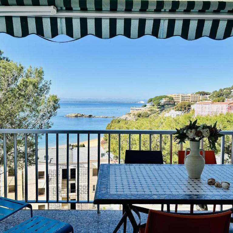 Apartamento con Terraza a 1 min de Playa Almadrava y Parking - ES-258-44 - Apartment - 1
