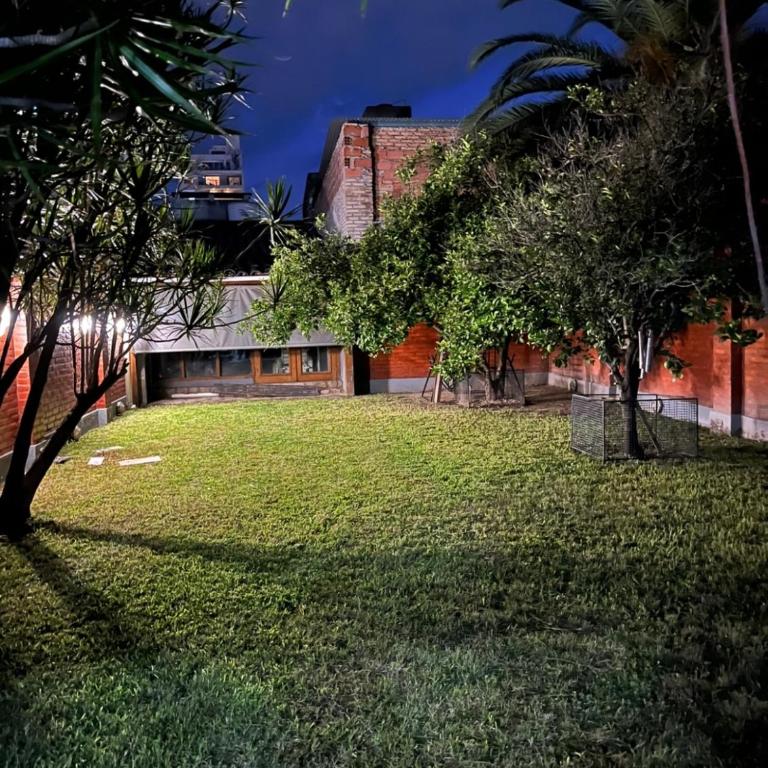 Departamento 2 dorm Zona Fórum Peatonal, a minutos del Estadio, Nodo Tecnológico 5 huéspedes - Two-Bedroom Apartment with Garden View - 7