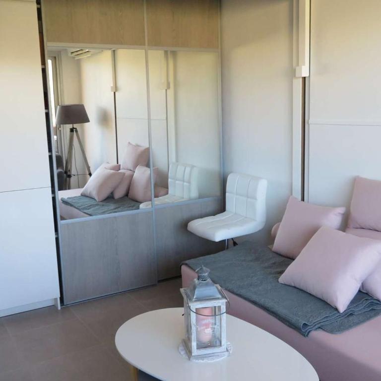 Studio cabine climatisé avec loggia - Bormes-les-Mimosas - FR-1-610-114 - Studio - 2