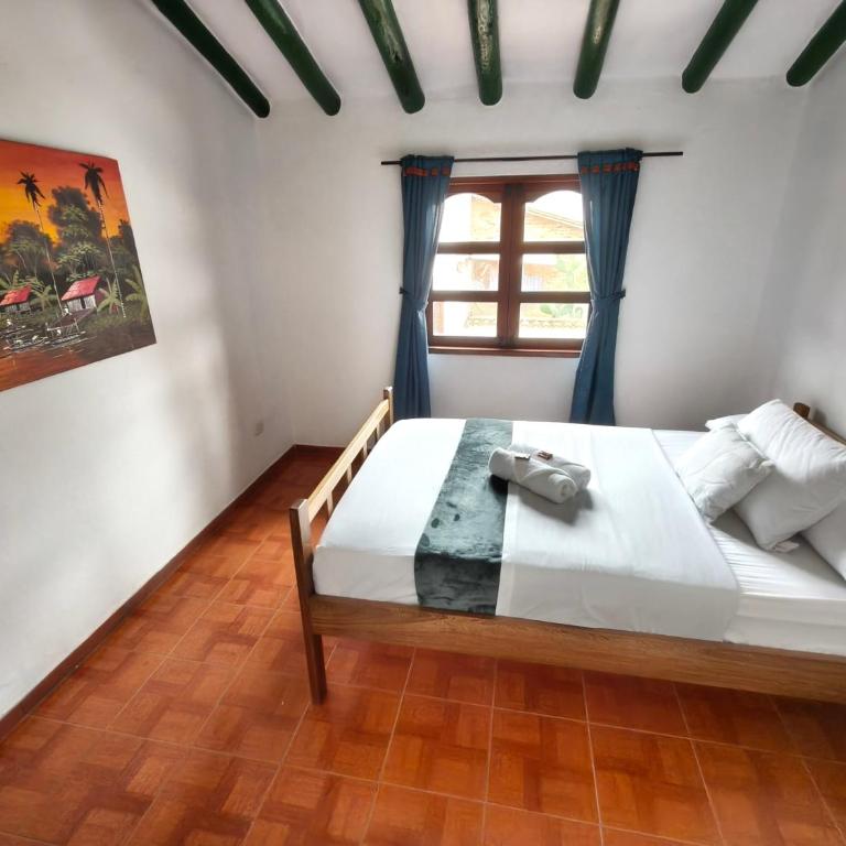 Roomii Hostel - Small Double Room - 3