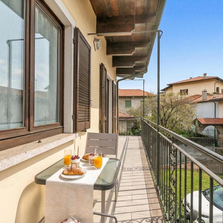 Sunset in Baveno: 1 Bed with Balcony - Happy Rentals - Appartamento con Balcone - 2