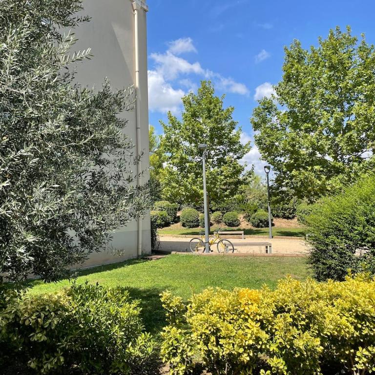 Bel appartement dans jolie résidence - Apartment mit 1 Schlafzimmer - 10
