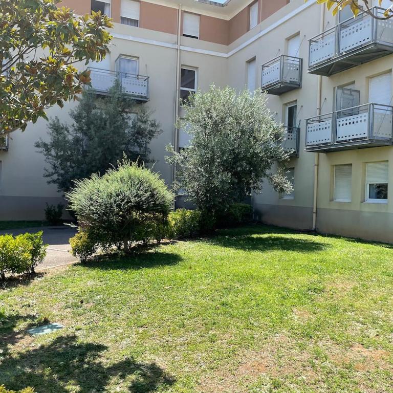 Bel appartement dans jolie résidence - Apartment mit 1 Schlafzimmer - 14