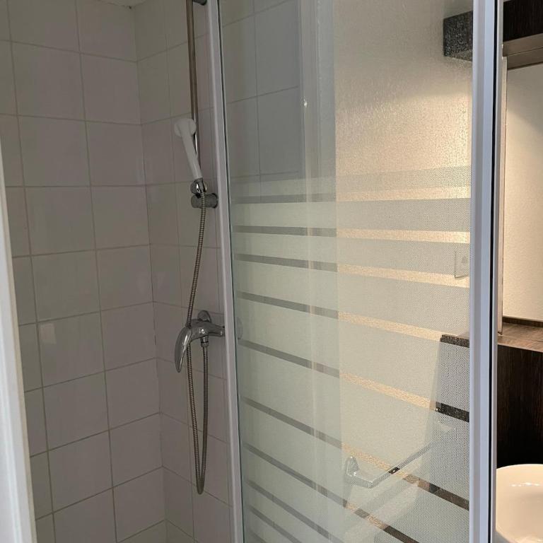 Bel appartement dans jolie résidence - Apartment mit 1 Schlafzimmer - 17