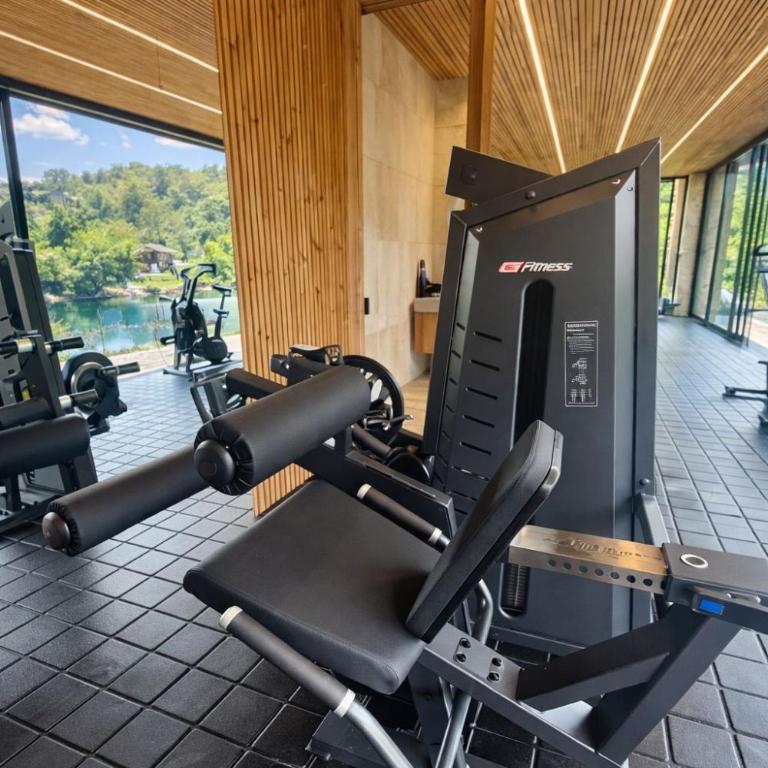 Villa al lado de la represa de Guatapé con jacuzzi y cancha de tennis privada - Casa de 4 dormitorios - 63