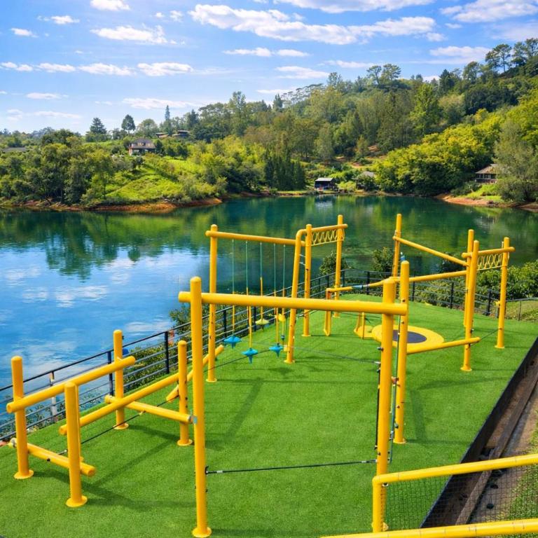Villa al lado de la represa de Guatapé con jacuzzi y cancha de tennis privada - Casa de 4 dormitorios - 65