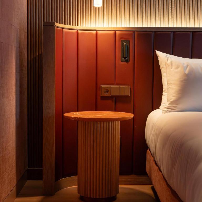 Hotel Palacio Bellas Artes San Sebastian, Curio Collection by Hilton - Double Room with Two Double Beds and Gallery - 2