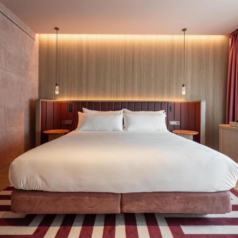 Hotel Palacio Bellas Artes San Sebastian, Curio Collection by Hilton - King Room - Gallery - 2