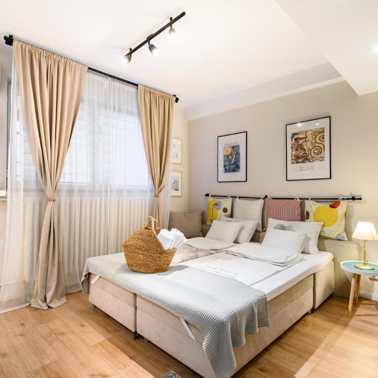 Cozy Haven - Comfort and parking near Clinical Center - One-Bedroom Apartment - 1