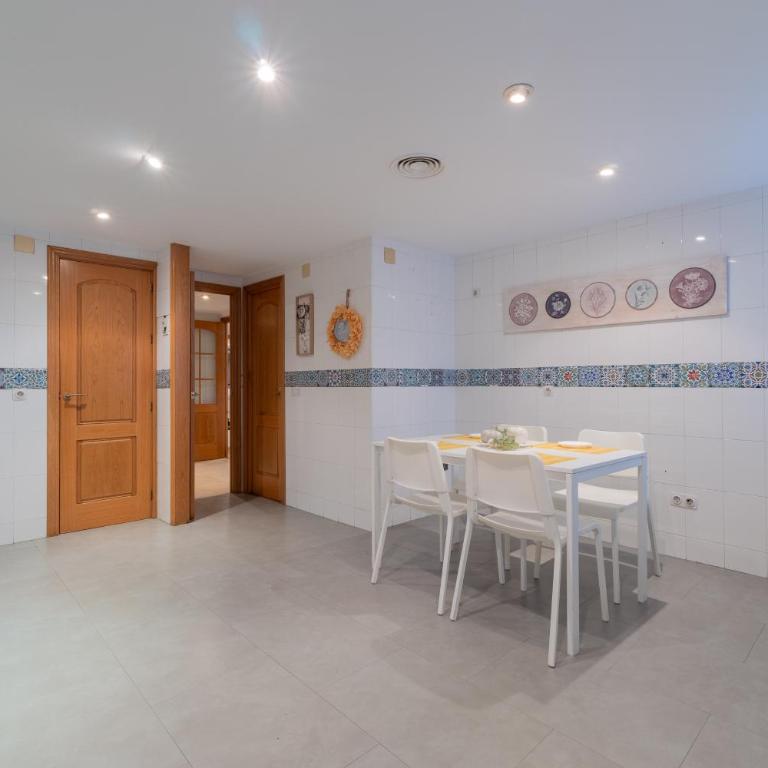 Apto Pasaje Gran Capitán - Apartamento - 12