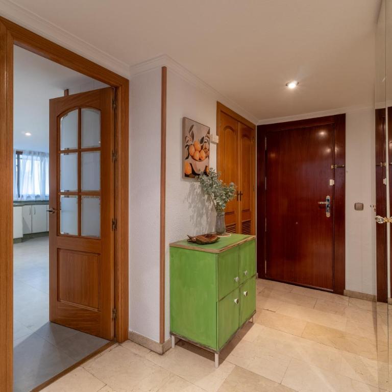 Apto Pasaje Gran Capitán - Apartamento - 4