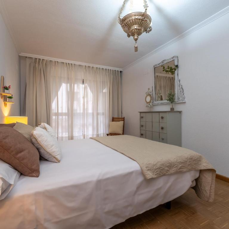 Apto Pasaje Gran Capitán - Apartamento - 45