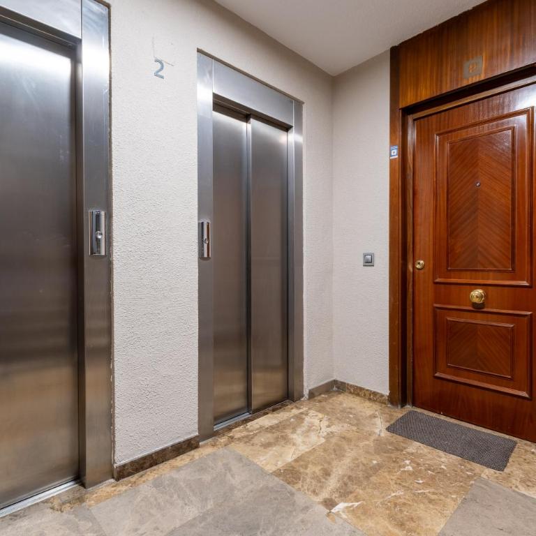 Apto Pasaje Gran Capitán - Apartamento - 50