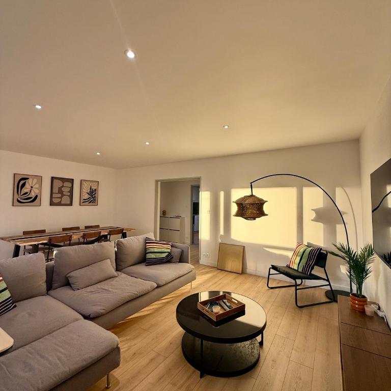 Hyper centre Mulhouse 107m - 4 chambres confort - Appartamento con 4 Camere da Letto e Balcone - 1