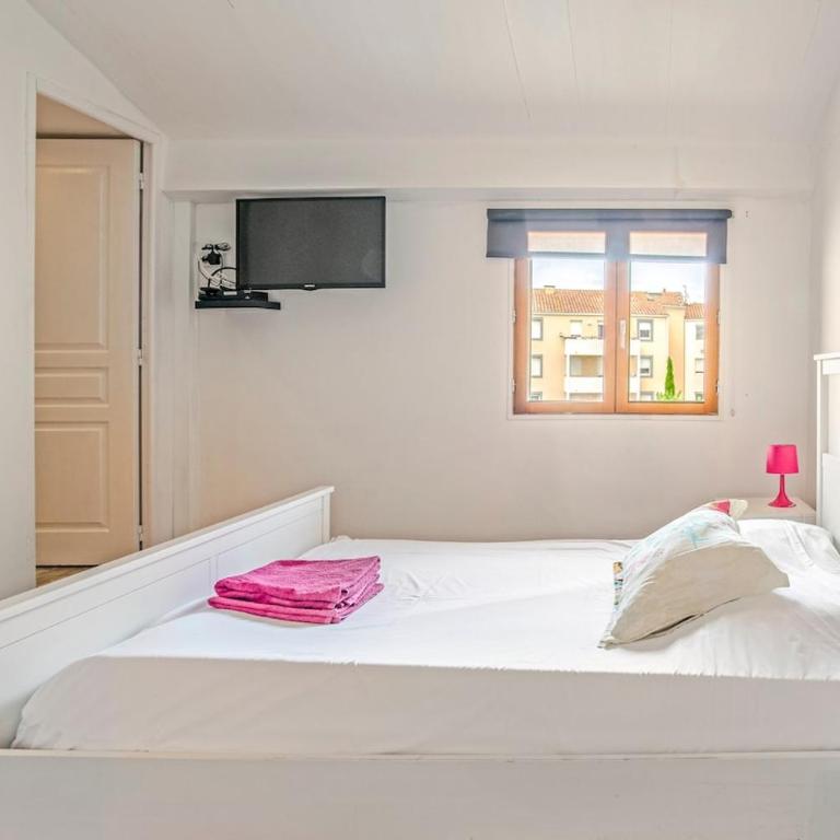 La Vigneronne Marseillan 4ch piscine parking clim - Four-Bedroom Vacation Home - 19