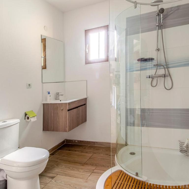 La Vigneronne Marseillan 4ch piscine parking clim - Four-Bedroom Vacation Home - 25
