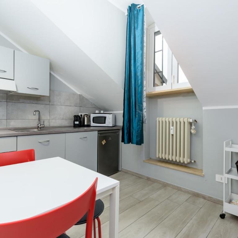 Splendida mansarda nel cuore della città - One-Bedroom Apartment - 11