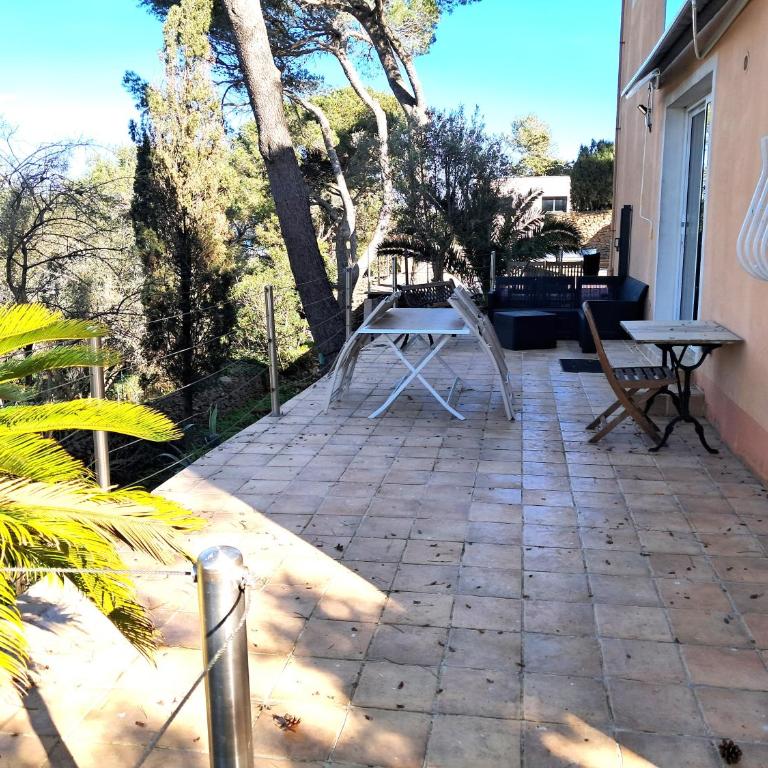 Aqui siem ben - Two-Bedroom Apartment - 19