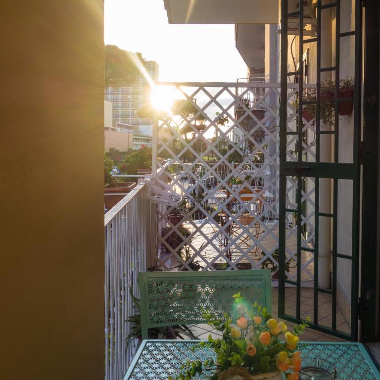 Anthea BB Napoli - Camera Matrimoniale con Balcone - 10