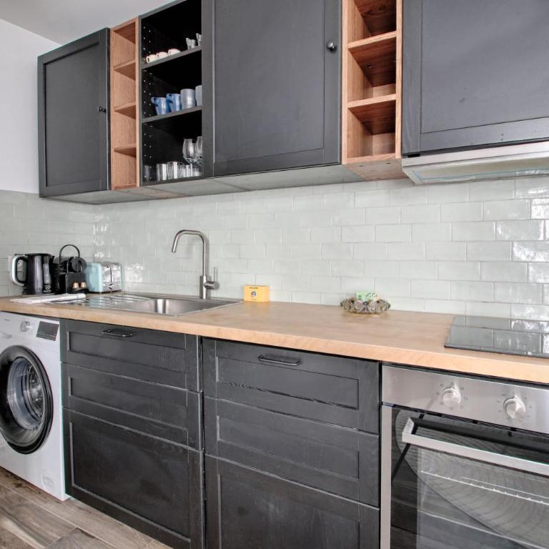 Unique Marais Location 1BR 4P by Melvane - Apartment - 5
