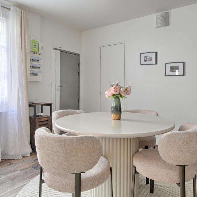Unique Marais Location 1BR 4P by Melvane - Apartment - 18