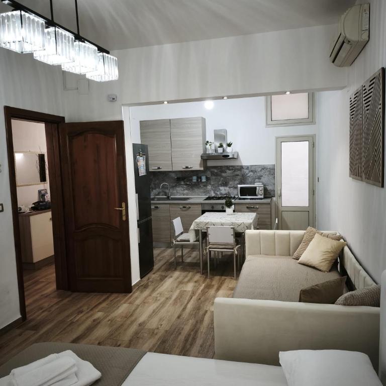 B&B Ampelea - Camera Quadrupla con Bagno Privato Esterno - 3