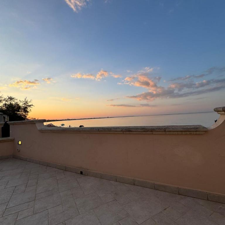 Villa Ciccarese dentro la spiaggia - Villa with Sea View - 3