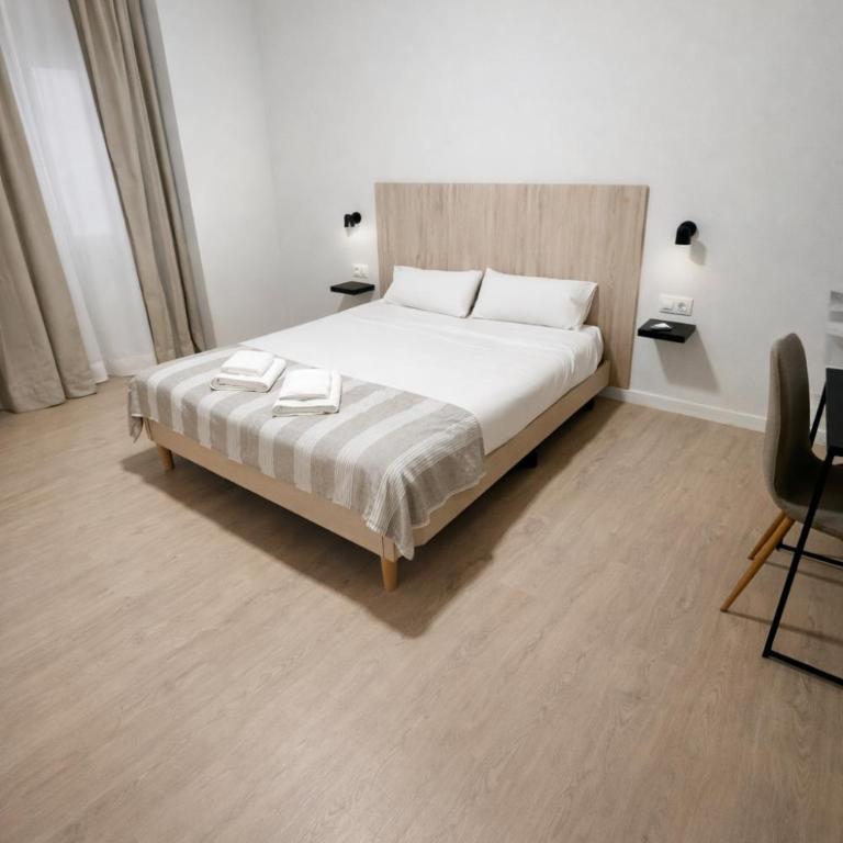 CASA MILA SV19 guesthouse - Double Room with Private Bathroom - 2