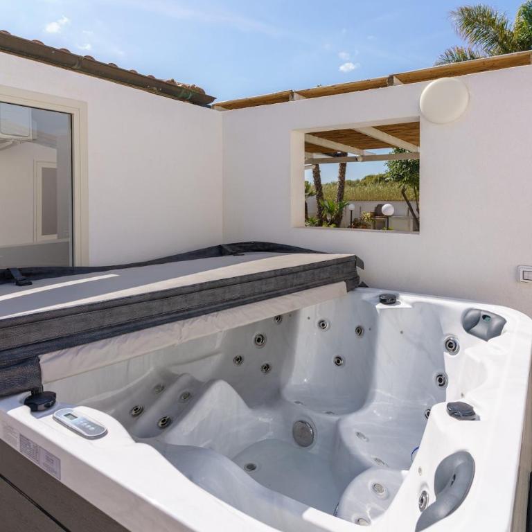 bluewindowhome - Two-Bedroom Villa - 14