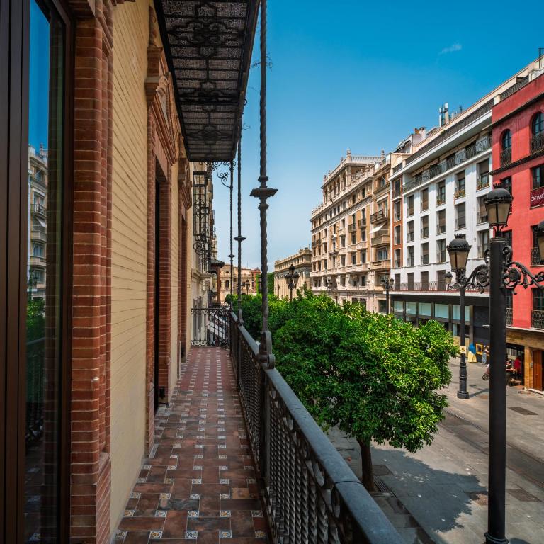 Serras Sevilla - Suite con balcón - 2