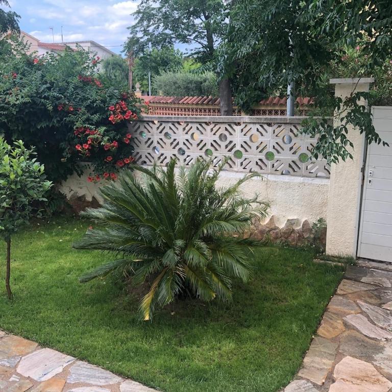 4-bedroom villa with private pool, AC, close to beach, linen included - Villa - 15