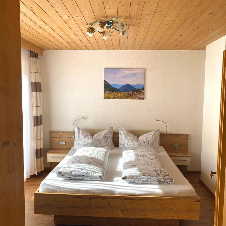 Gästehaus Alpina - Doppelzimmer mit Dusche - 5