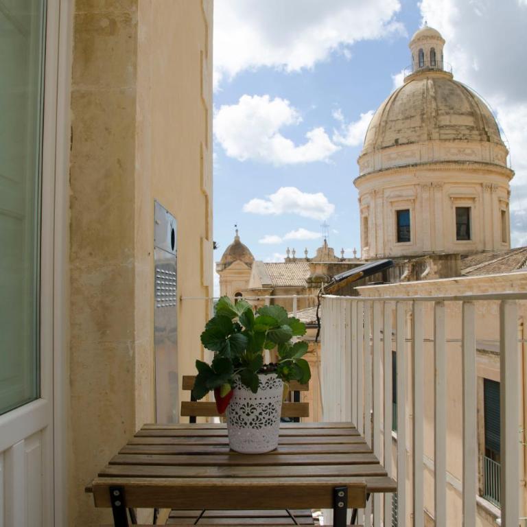 Casa Camelia - Cathedral View Apartment, 90m from Duomo - Appartamento con 3 Camere da Letto e con Vista - 12