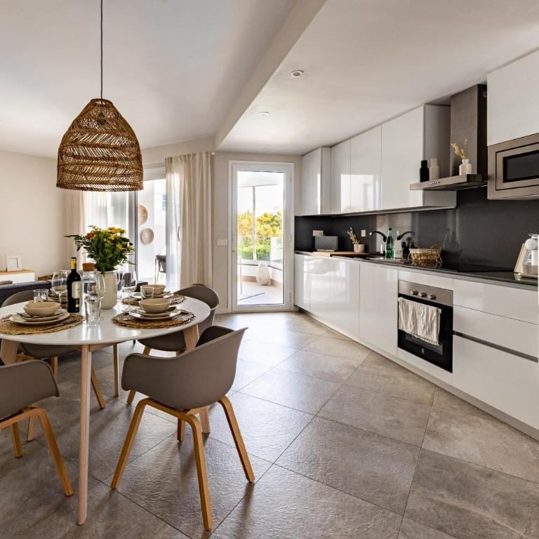 Port-Avenue, Design-Wohnung, Pool, Strandnah - Apartamento de 3 dormitorios con balcón - 7