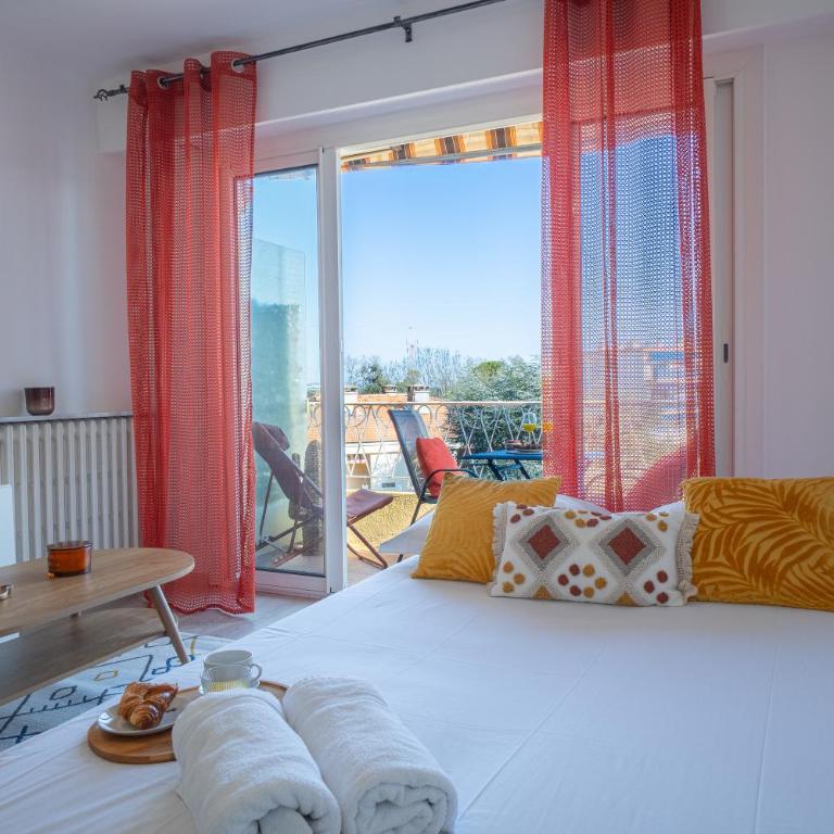Studio Vue Mer - Terrasse Privée - Piscine - Entre Nice et Cannes - Apartment mit 1 Schlafzimmer - 3