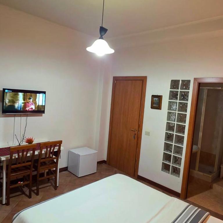 Roma centro Rebibbia Tiburtina - Camera Matrimoniale con Bagno Privato - 9