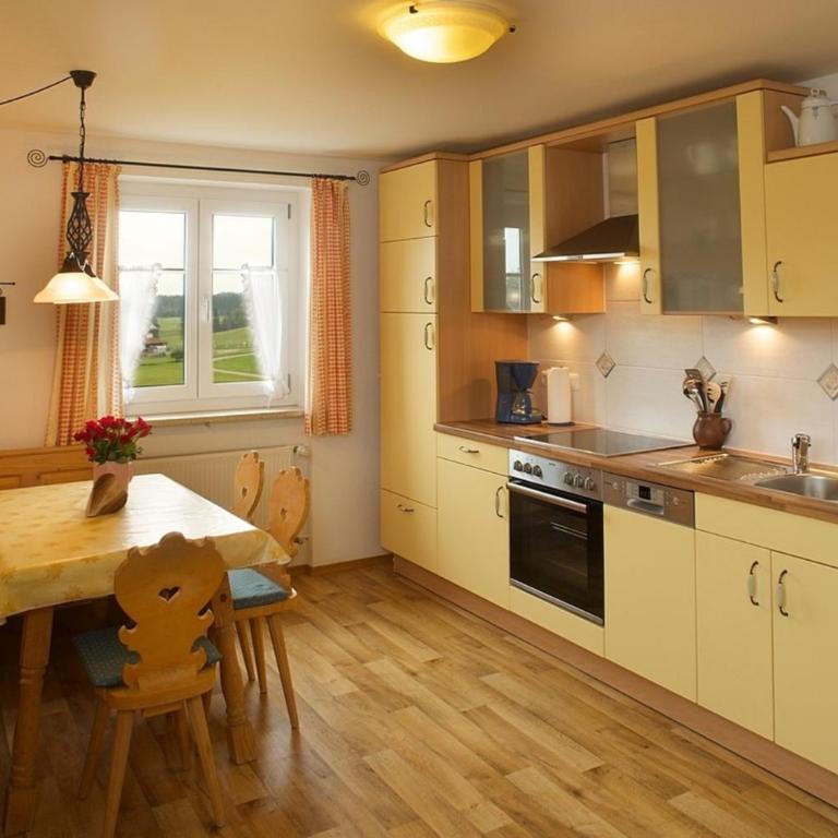 Ferienwohnung Bergblick , Hof Alpenseeblick, NesselwangAttleseeAllgäu - Apartment - 1