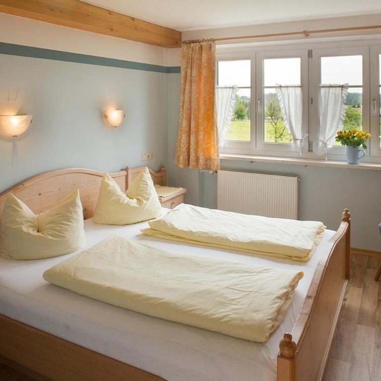 Ferienwohnung Seeblick mit zusätzl Doppelzimmer, Hof Alpenseeblick, NesselwangAttleseeAllgäu - Apartment - 3