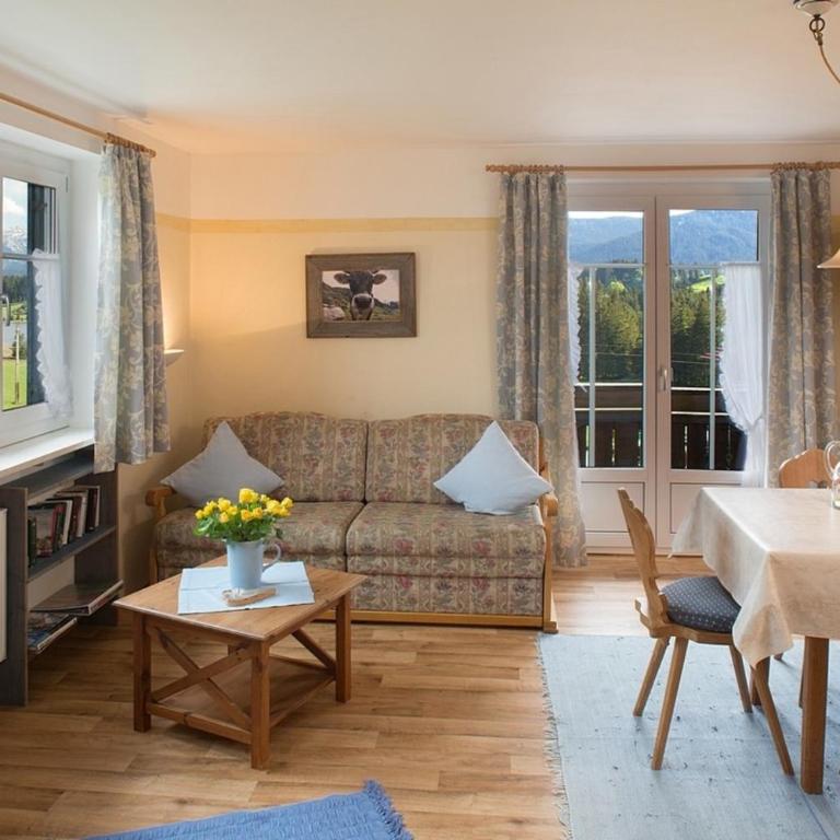 Ferienwohnung Seeblick mit zusätzl Doppelzimmer, Hof Alpenseeblick, NesselwangAttleseeAllgäu - Apartment - 1