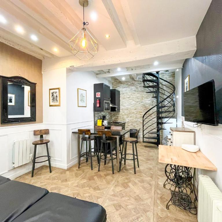 UrbanFlat 32 - Appartement de 2 étages en plein centre de Paris - Apartamento - 2