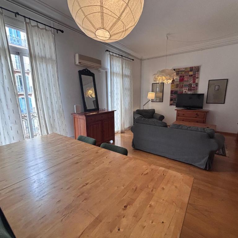Bonito apartamento en el Eixample - Two-Bedroom Apartment - 1