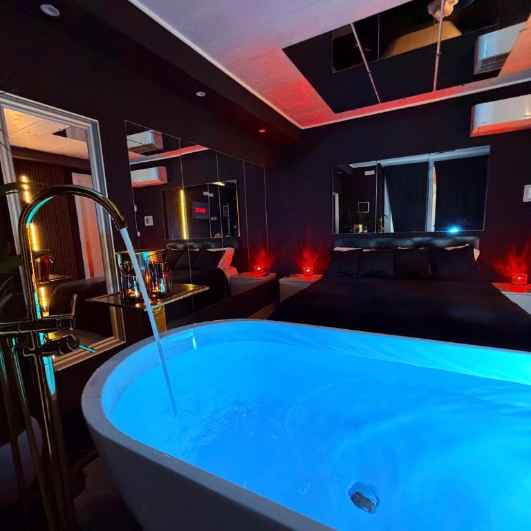 Ama Suite Romantic Spa - One-Bedroom Apartment - 1