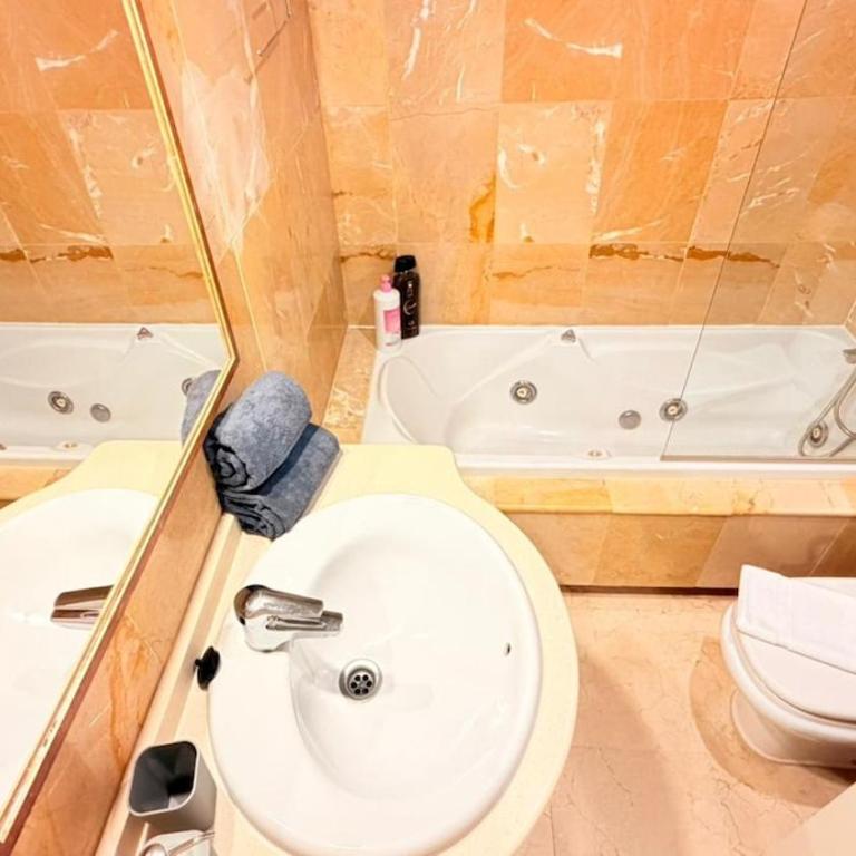 Room City Estepona M Mendez 2BR parking beach - Apartamento de 2 dormitorios - 9