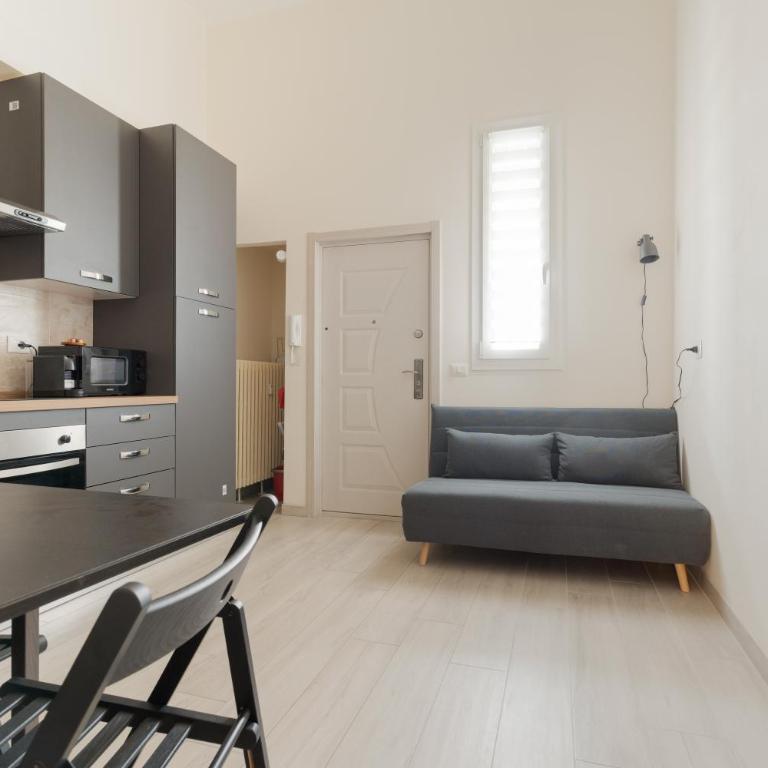 GuestHost - Cozy Loft with Mezzanine Milan - Appartamento con 1 Camera da Letto - 5