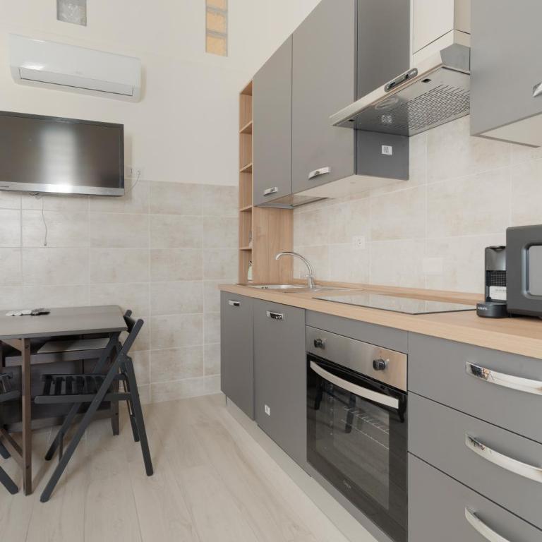GuestHost - Cozy Loft with Mezzanine Milan - Appartamento con 1 Camera da Letto - 7