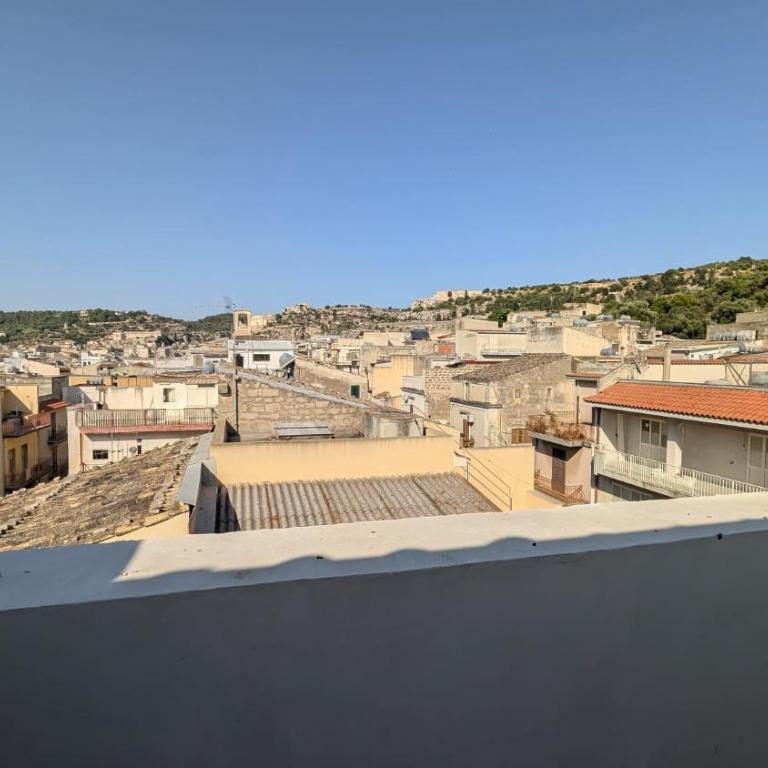 Modern 2-Bedroom flat with Balcony & Scicli View - Appartamento con 2 Camere da Letto - 18