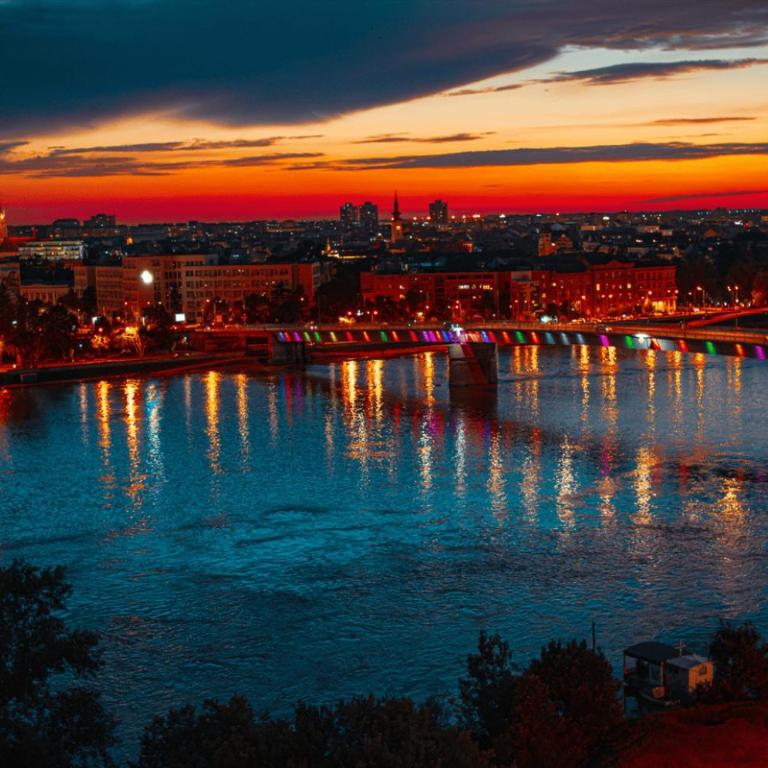 Garni Hotel Leopold I - Superior Double Room with River View - 8